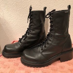 Combat boots in very good condition